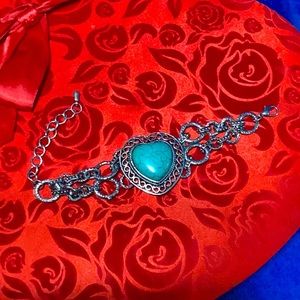 NEW💙Bohemian💙Ex- Lg Turquoise Stone Chunky Silver Bracelet